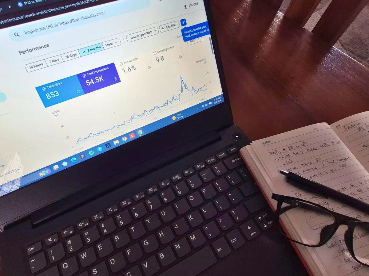 A laptop screen showing organic traffic growth used by SEO Experts in Philippines